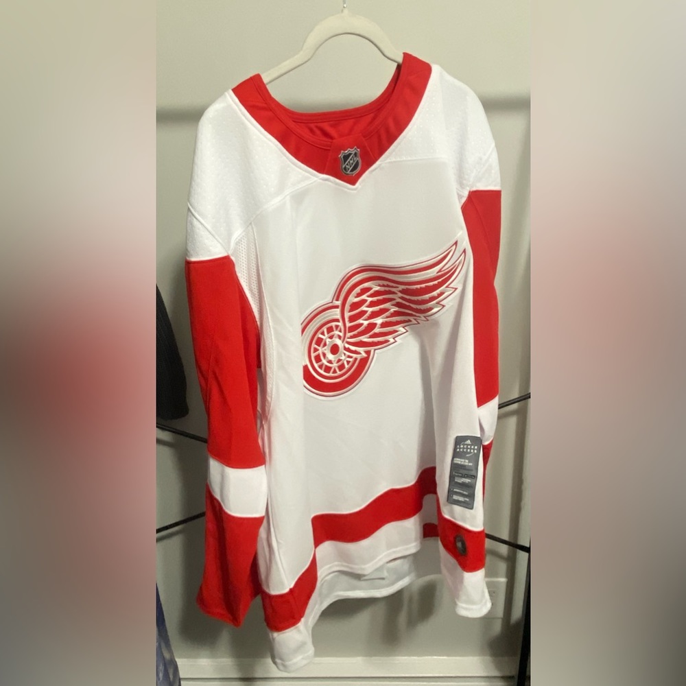 Adidas NHL Detroit Red Wings Authentic Away Game Hockey Jersey Men’s Size 56 NWT